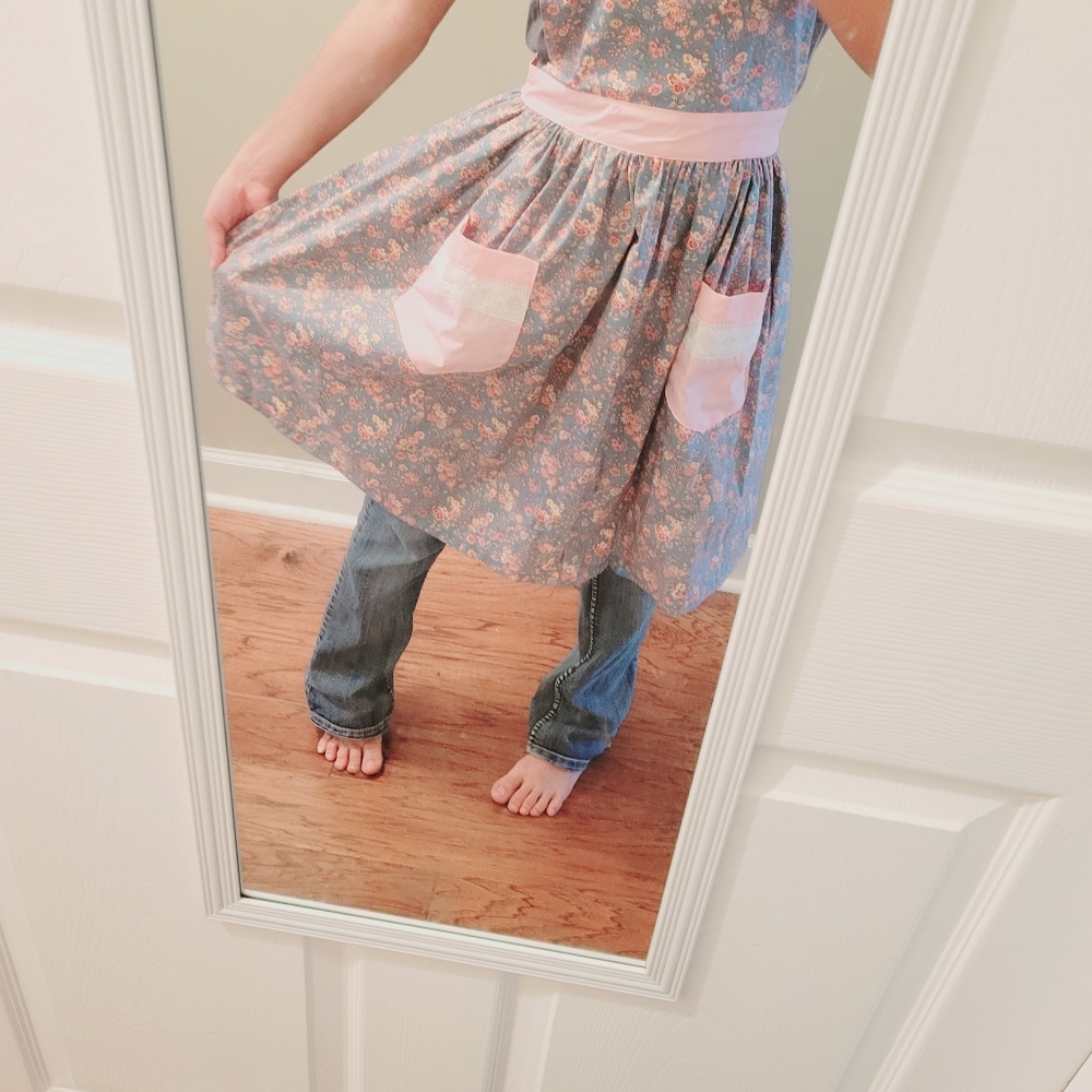 Full apron - Picture 3 of 8